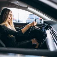 Greașeala distrugătoare pe care o fac mașinilor automate unii șoferi obișnuiți cu manuala - Foto: Freepik (Imagine cu rol ilustrativ)