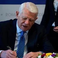 Eternul Teodor Meleșcanu, nevinovat pentru haosul de la alegerile din 26 mai, potrivit lui Dăncilă Foto: Facebook