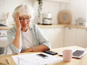 Surpriză neplăcută la pensie. Care pensionari pierd ajutorul de 50 lei pentru factura la energie? - Foto: Freepik (Imagine cu rol ilustrativ)