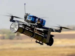 VIDEO Noua armă a Ucrainei care "rade" tot pe o rază de 100 de metri  Drone cu lansatoare de grenadă
