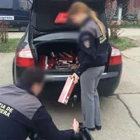 Contrabandistul scapă nepedepsit, ba primeşte şi portbagajul de ţigări netimbrate înapoi/FOTO: ziaruldeiasi.ro