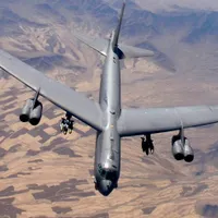 CONFLICT Bombardiere SUA, escortate de avioane japoneze. Coreea de Nord etalează 50 focoase nucleare - FOTO: hU.S. Air Force photo by Master Sgt. Lance Cheung