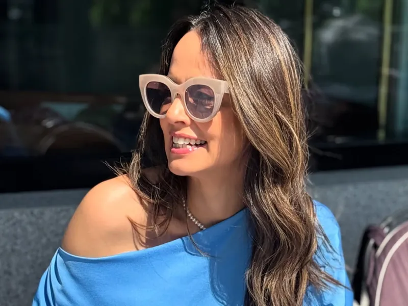 Andreea Raicu: „Încă persistă mentalitatea că femeia e întreagă doar dacă are un soț și copii” - foto: Facebook/Andreea Raicu