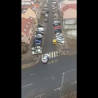 Urmărire ca în filme la Debrețin, Ungaria. Doi hoți au spart o bijuterie și fug de poliție. / Foto: captură video