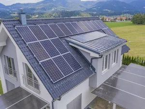 Dispozitive-spion, în panouri fotovoltaice din China - Foto: Freepik (cu rol ilustrativ)