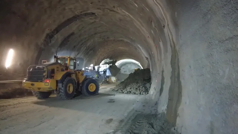 2 mai 2024, zi „istorică”. România se poate lăuda cu 1 km de tunel la nivel de autostradă - Foto: captură video
