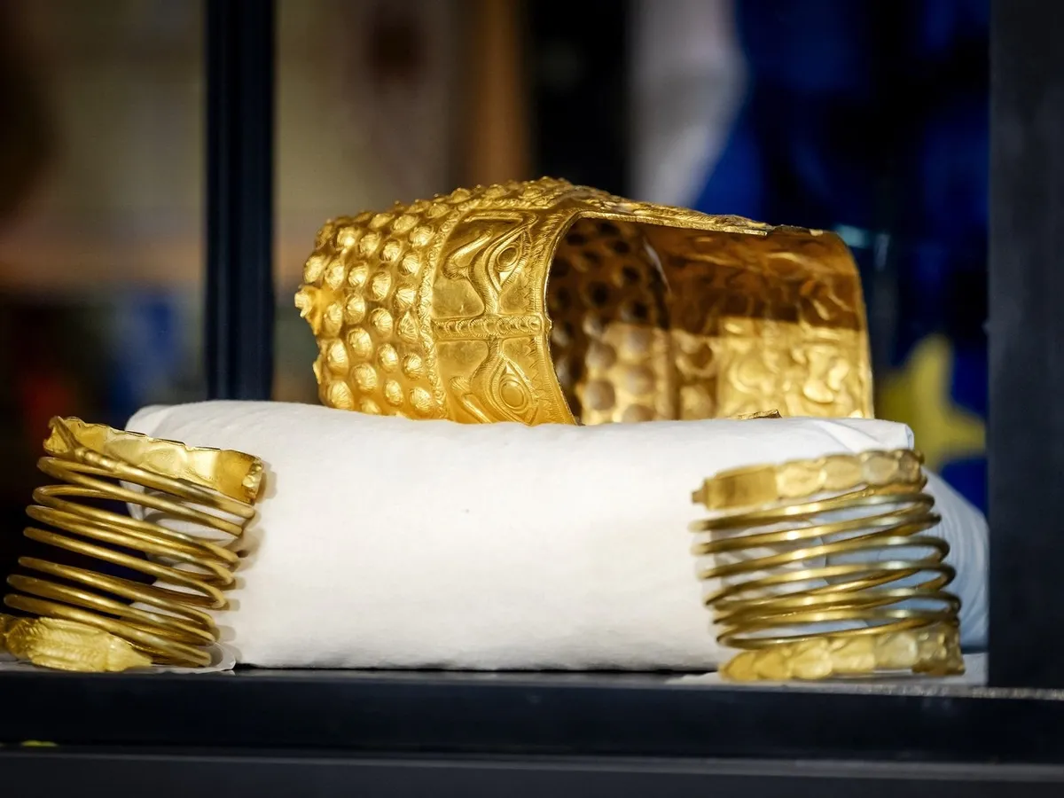 Coiful de la Coțofenești și 2 brățări dacice, returnate României - Foto: Profimedia Images