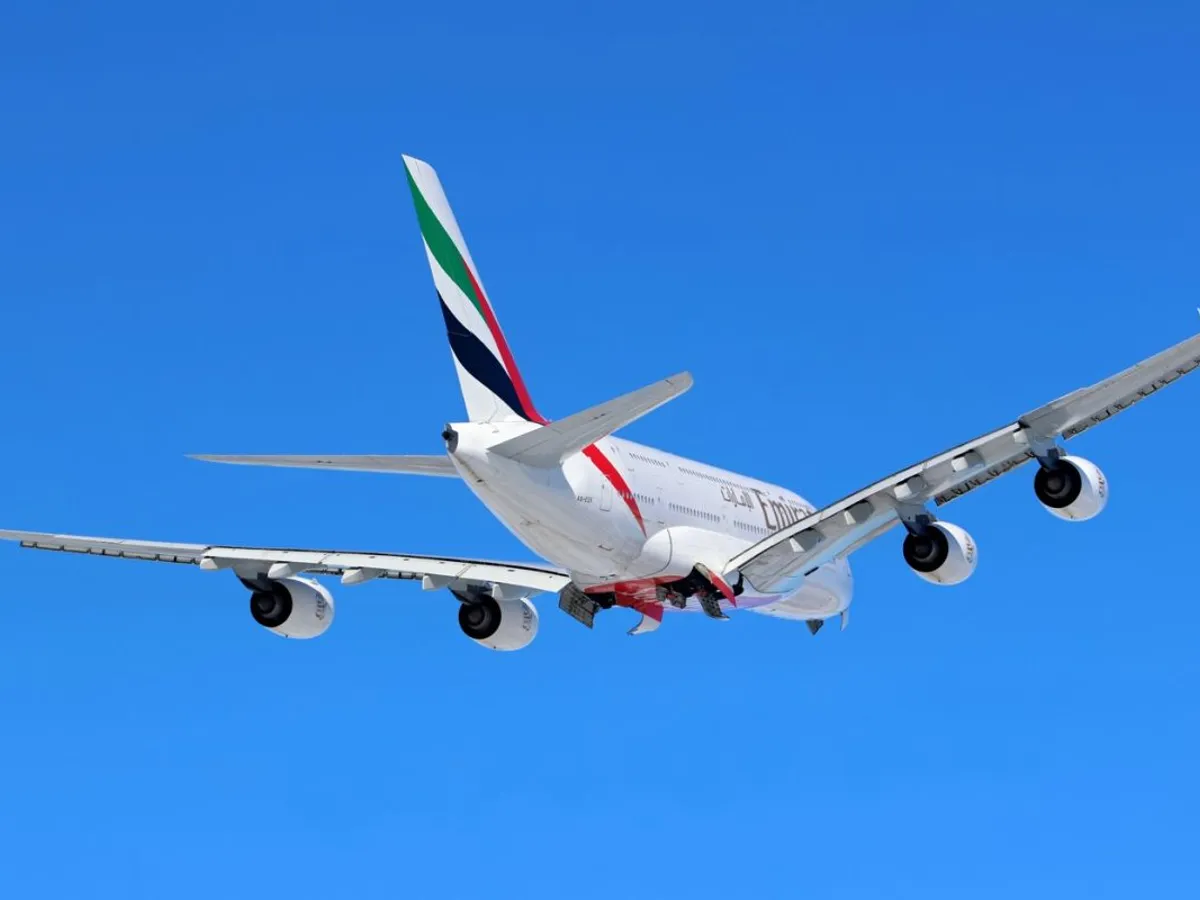 Un avion Emirates decolează de pe Toronto Pearson International Airport - Foto: Profimedia Images - Foto: Profimedia Images