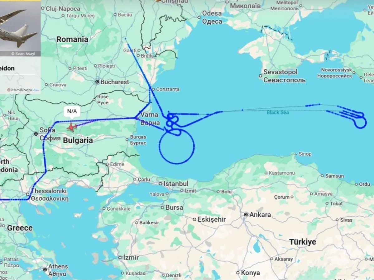 Manevre neobișnuite deasupra Mării Negre a unui avion de supraveghere al SUA - Foto: ItaMilRadar