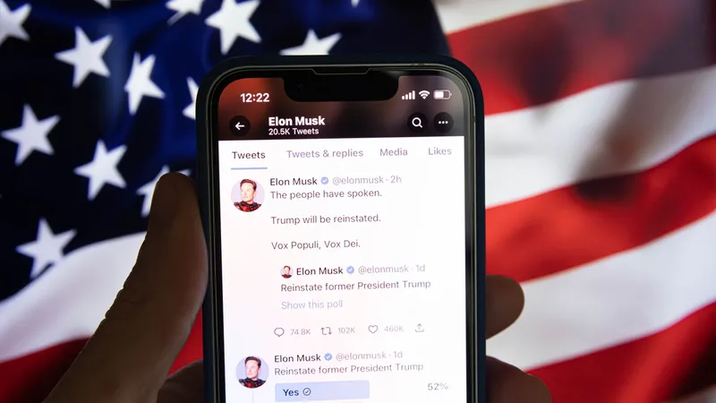 Contul de Twitter al lui Trump, restabilit de Elon Musk. / Foto: Profimedia