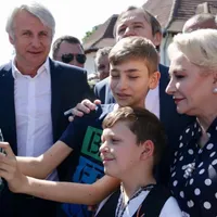 Eugen Tedorovici și Viorica Dăncilă în campanie electorală Foto: Facebook