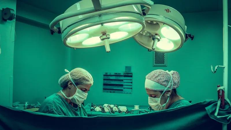Lista de așteptare pentru a beneficia de un implant, de o proteză proteză este foarte lungă / Pexels - Vidal Balielo