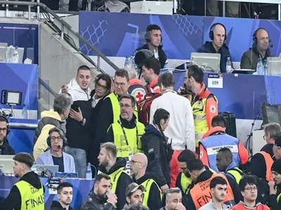 Finală mortală, în Liga Națiunilor. Un bărbat a căzut de la mare înălțime pe stadion și a decedat - Foto: X / News.ro