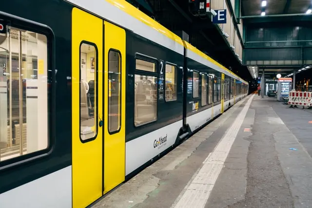 Metrorex: Este afectat iluminatul în staţia Eroii Revoluţiei. Trenurile nu mai opresc în stație/FOTO: Unsplash