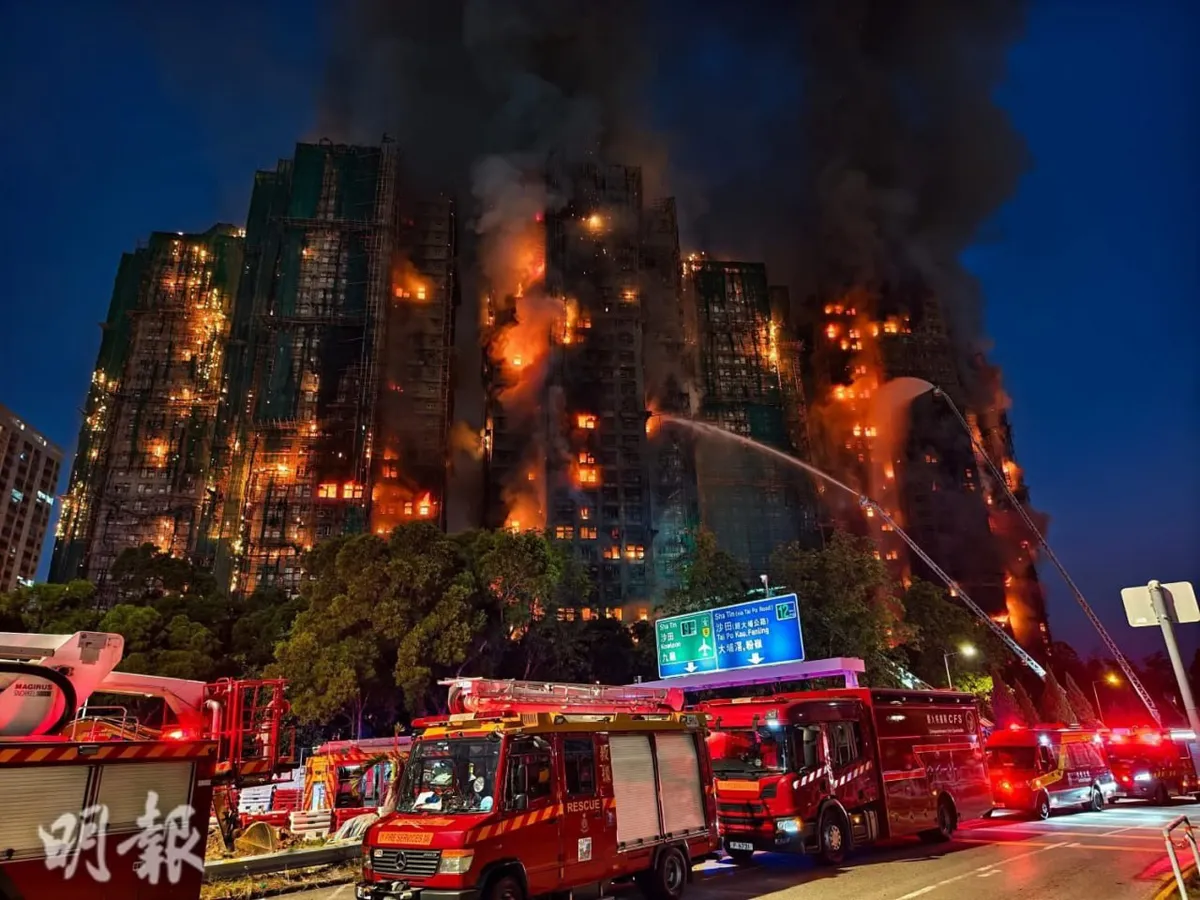 VIDEO Bilanțul morților în incendiul de la blocurile din Hong Kong a ajuns la 94. 300 de persoane, dispărute