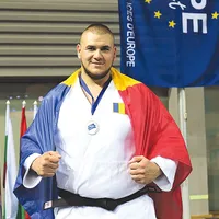 Mereu cu tricolorul, mereu pentru România
