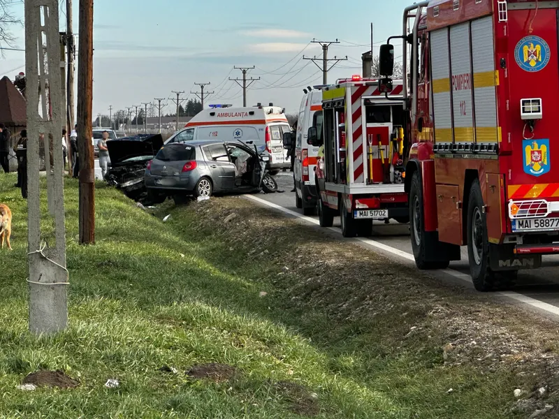 Accident rutier grav cu șase victime, în Neamț. Trei persoane, încarcerate - Foto: Știri Neamț