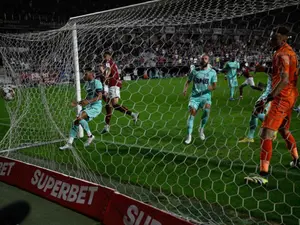 CFR Cluj a luat bătaie cu 3-1 de la Rapid. Rrahmani, după dublă: „Meseria mea e golul!” - Foto: gsp.ro