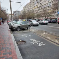 Robert Negoiță: a amenajat locuri de parcare pe linia de tramvai. Foto Club feroviar