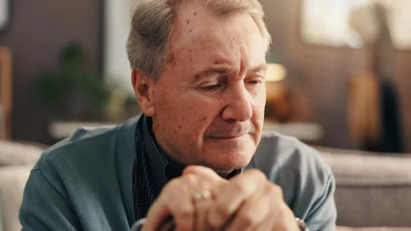 Pensionar supărat pe pensia primită - Foto: Freepik
