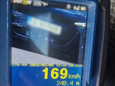 Un șofer vitezoman, „premiat” cu 1.822 lei amendă și 3 luni fără permis - Foto: Facebook / IPJ Cluj