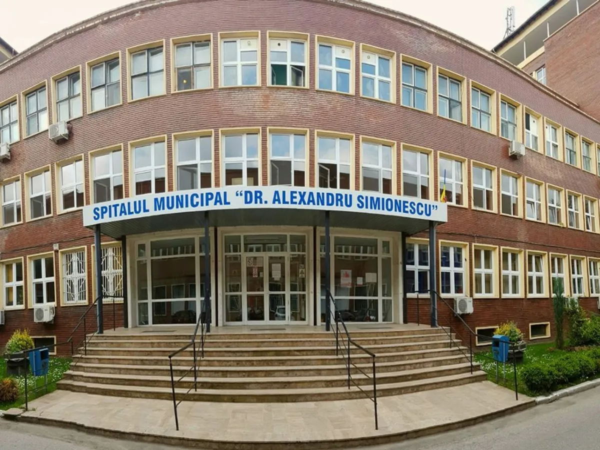 Incediu la Spitalul Judeţean Hunedoara. Zeci de pacienţi şi cadre medicale au fost evacuate