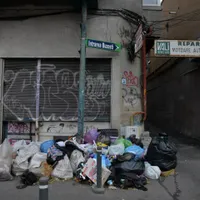 Gunoiul lăsat pe străzi în Sectorul 1 al Capitalei/FOTO: Lucian Muntean