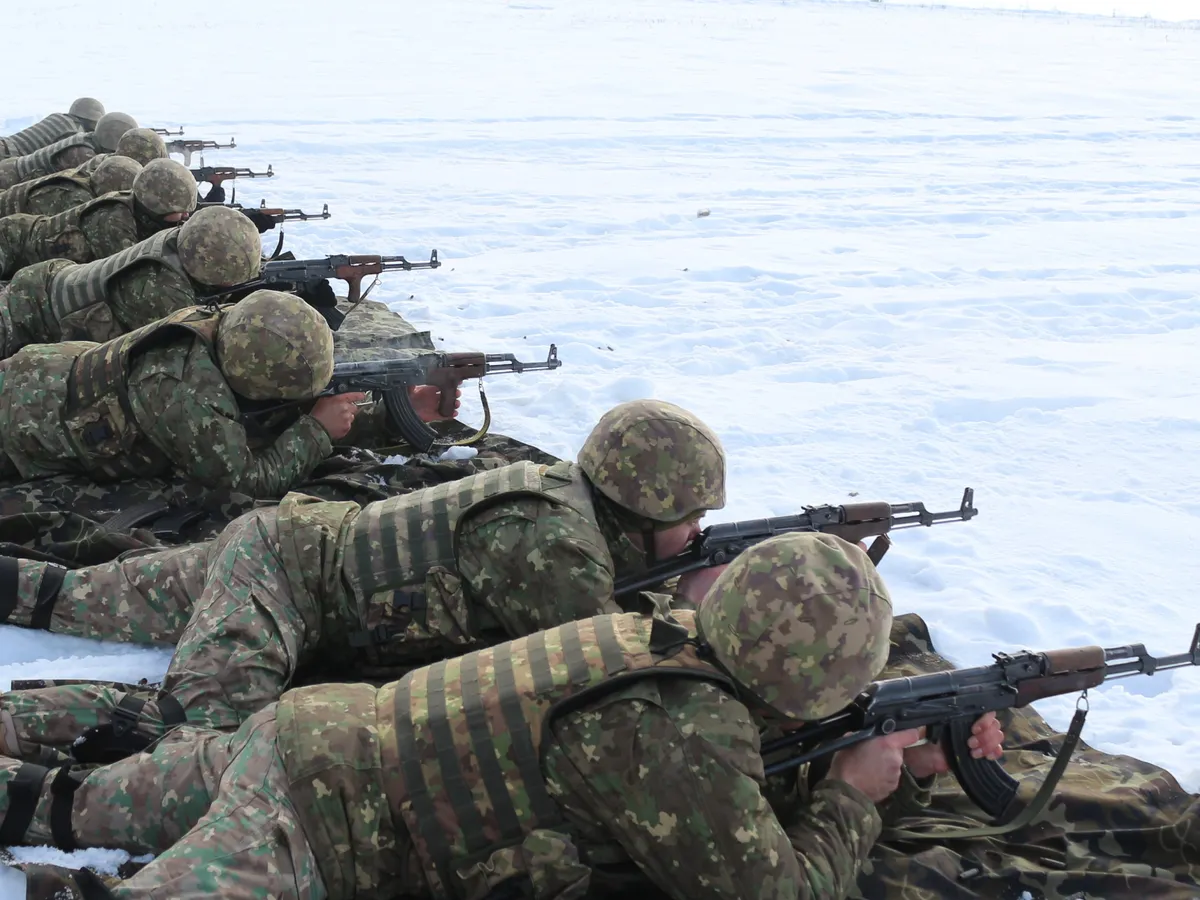 Polonia vrea 500.000 militari și rezerviști. România, de 5 ori mai puțini. Ce bani iau soldații profesioniști?