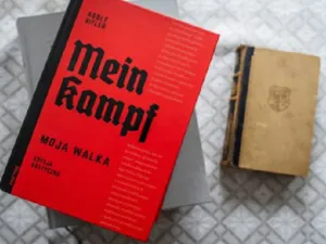 O ediţie adnotată a „Mein Kampf” urmează să fie publicată în Polonia, un „omagiu adus victimelor”, afirmă autorul/FOTO: Twitter