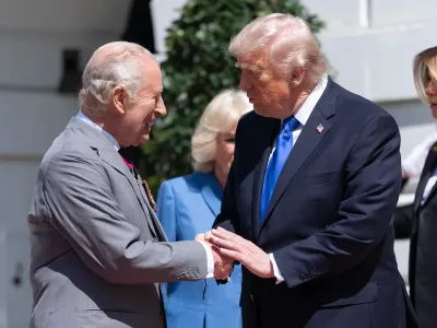 Trump l-a numit pe Charles „cel mai mare rege”. Charles a avut 8 case în România. Cu cât le puteai închiria?