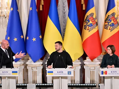 Charles Michel, Volodimir Zelenski și Maia Sandu - Foto: Profimedia images