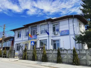 Criză? Toți angajații primăriei unei comune, la „formare”, la All-Inclusive, pe Litoral: 30.000 € - Foto: cjarges.ro