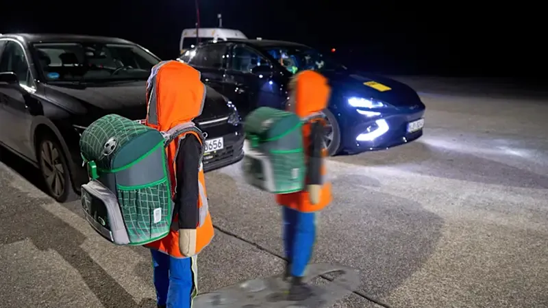 La 5 din 6 mașini testate, sistemul de fr&acirc;nare automată nu &bdquo;vede&rdquo; noaptea - Foto: ADAC