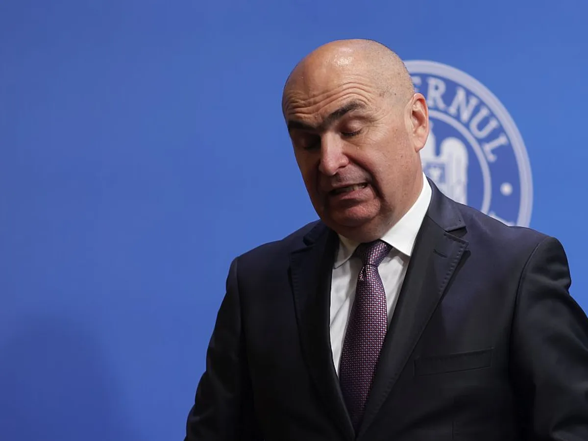 Ilie Bolojan, în conferinţă de presă, azi - Foto: INQUAM PHOTOS/George Călin