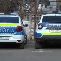 Un pasager dintr-o mașină oprită de polițiști a început să se dezbrace inexplicabil. Ce a urmat? - Foto: Arhiva (imagine cu rol ilustrativ)