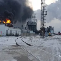 Incendiu uriaș la cea mai mare rafinărie de petrol din Siberia. Rușii au crezut că e cutremur - FOTO: Telegram/rian_ru
