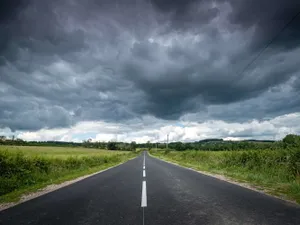 Următoarele săptămâni vor fi pline de furtuni, vijelii în mare parte din România Sursa: Freepik