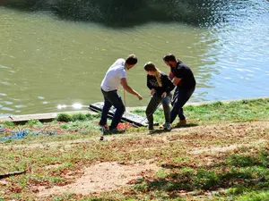 Ce a descoperit un bărbat în apă în timp se afla la pescuit? A folosit un magnet  - Foto: Profimedia