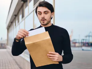 Escrocherie cu „executorul judecătoresc”: „Ai de plătit o amendă de 1.000 € până mâine”. E o capcană - Foto: Freepik (rol ilustrativ)