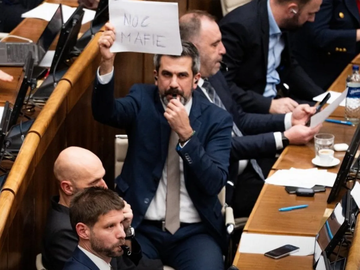 VIDEO „Noaptea mafiei”, în Parlamentul slovac. Pro-rușii premierului Fico au modificat legile Justiției