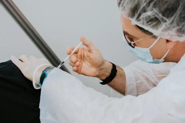 Grecia a decis ca persoanele nevaccinate și cu doza booster să nu fie considerate imunizate/FOTO: Unsplash