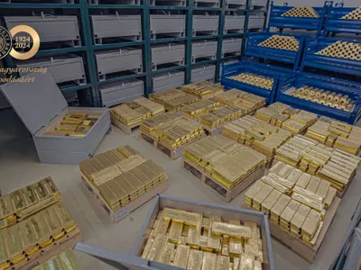 Aur Foto< Banca Națională a Ungariei