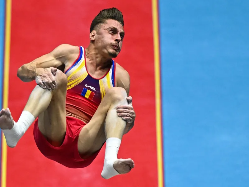 Sportivul român Gabriel Burtănete, calificat în finala la sărituri de la Cupa Mondială de la Baku. - Foto: Profimedia Images