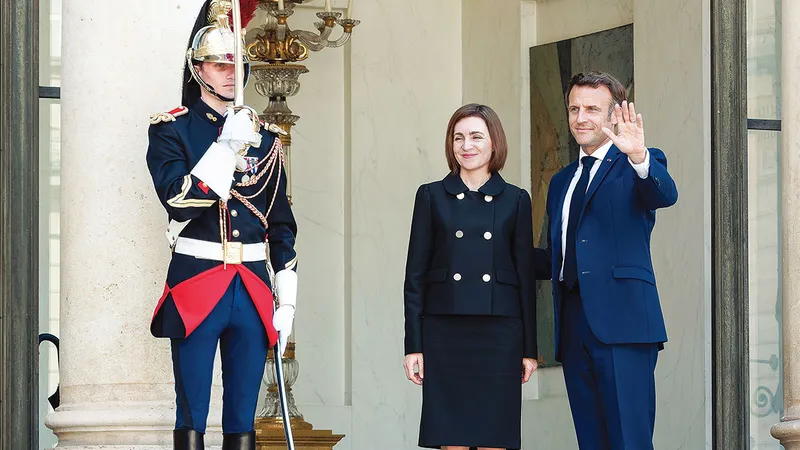 Maia Sandu, alături de președintele Macron - viitorul Moldovei e european - Foto: Profimedia Images