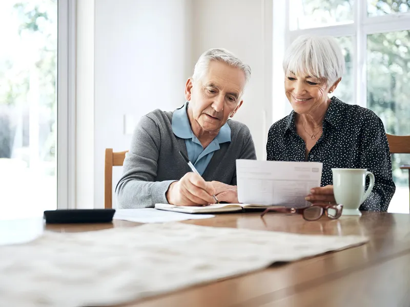 Prima pensie crescută în 2025. Cine sunt pensionarii care încep să ia bani în plus? Document Foto: Freepik (fotografie cu caracter ilustrativ)