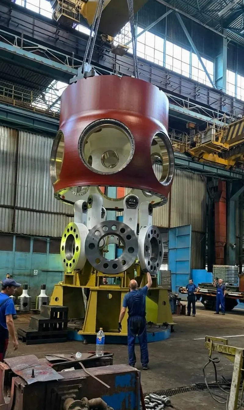 Cum arată &bdquo;inima&rdquo; de 100 tone a unei turbine de la Hidrocentrala Porțile de Fier I - Foto: Facebook UCMH Reșița