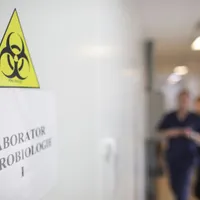 Valul 4. Am trecut din nou peste pragul de 1.000 de cazuri de infectare COVID-19 pe zi. Foto Inquam Photos/Octav Ganea