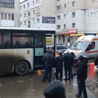Autobuz plin de oameni, oprit de doi pasageri după ce șoferul nu a mai putut. Ce a pățit? - Foto: Vremea Noua
