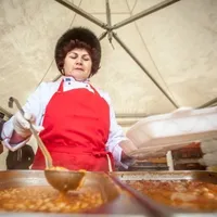 Ziua Unirii va fi marcată vineri, la Iaşi, cu fasole şi cârnaţi. Mii de porţii de fasole la ceaun - Foto: Ziarul de Iași/ Imagine cu caracter ilustrativ