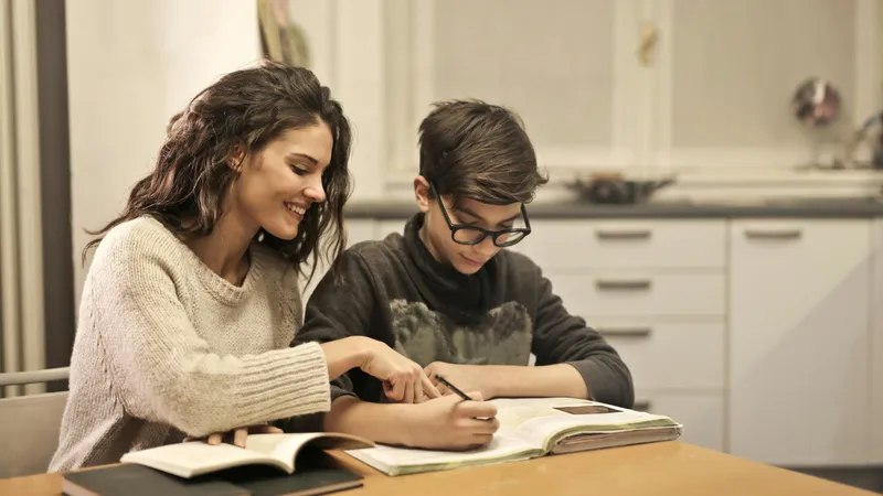 Câți bani primește un profesor care corectează lucrările la Bac sau la Evaluarea Națională Foto: Pexels (fotografie cu caracter ilsutrativ)
